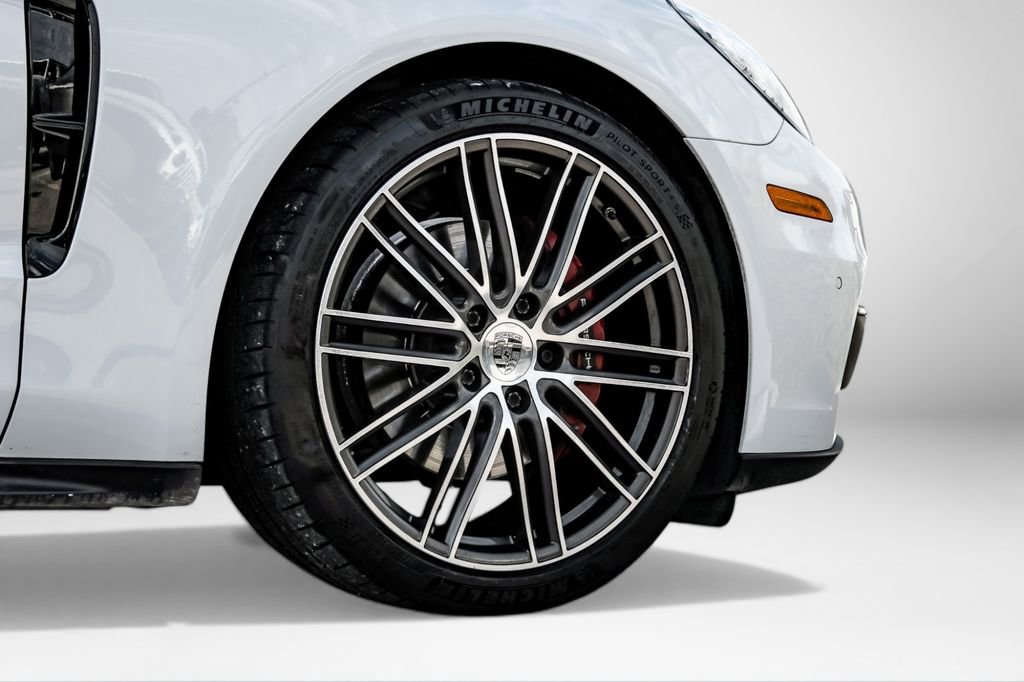 Used 2018 Porsche Panamera 4 image 69