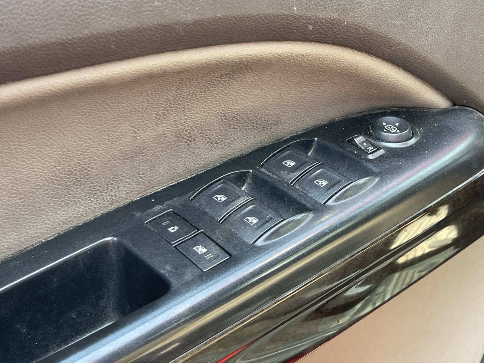 Used 2015 GMC Canyon SLT image 11