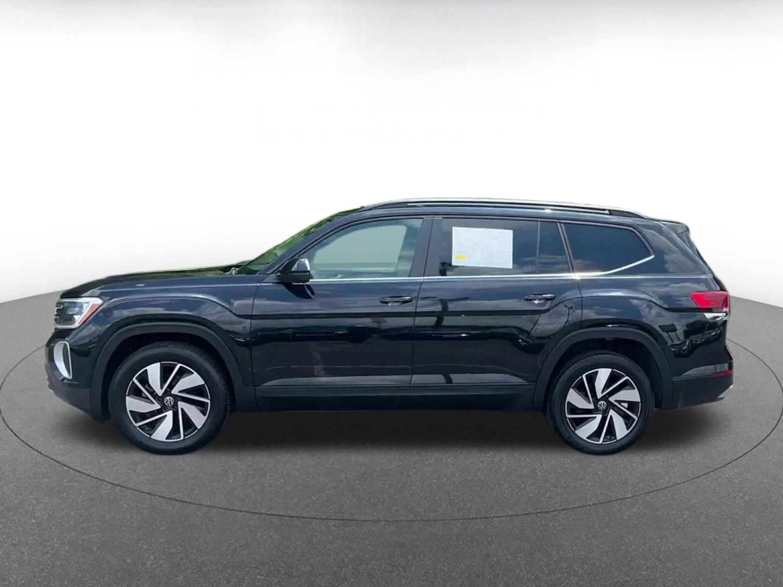 Used 2024 Volkswagen Atlas SE AWD/4WD image 8