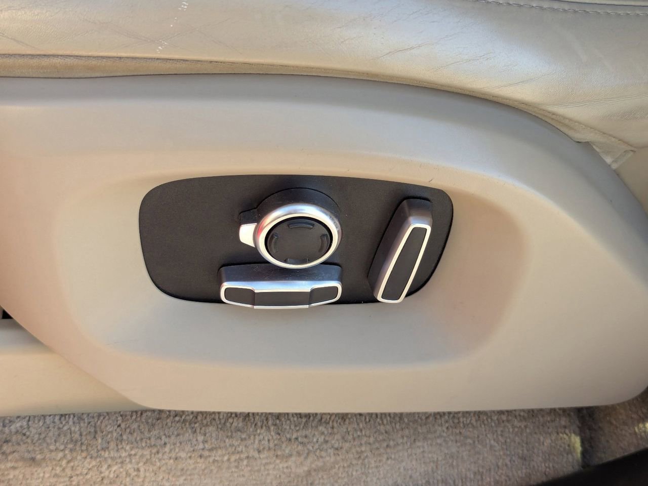 Used 2016 Land Rover Range Rover Supercharged image 21