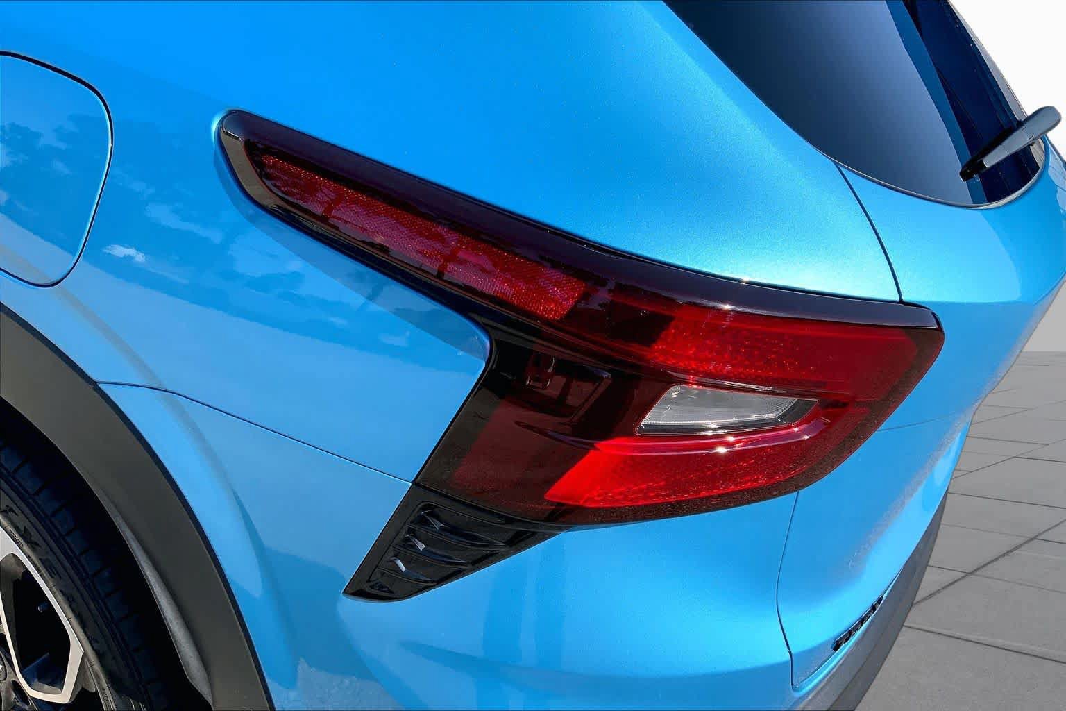 Used 2025 Chevrolet Trax RS FWD image 29