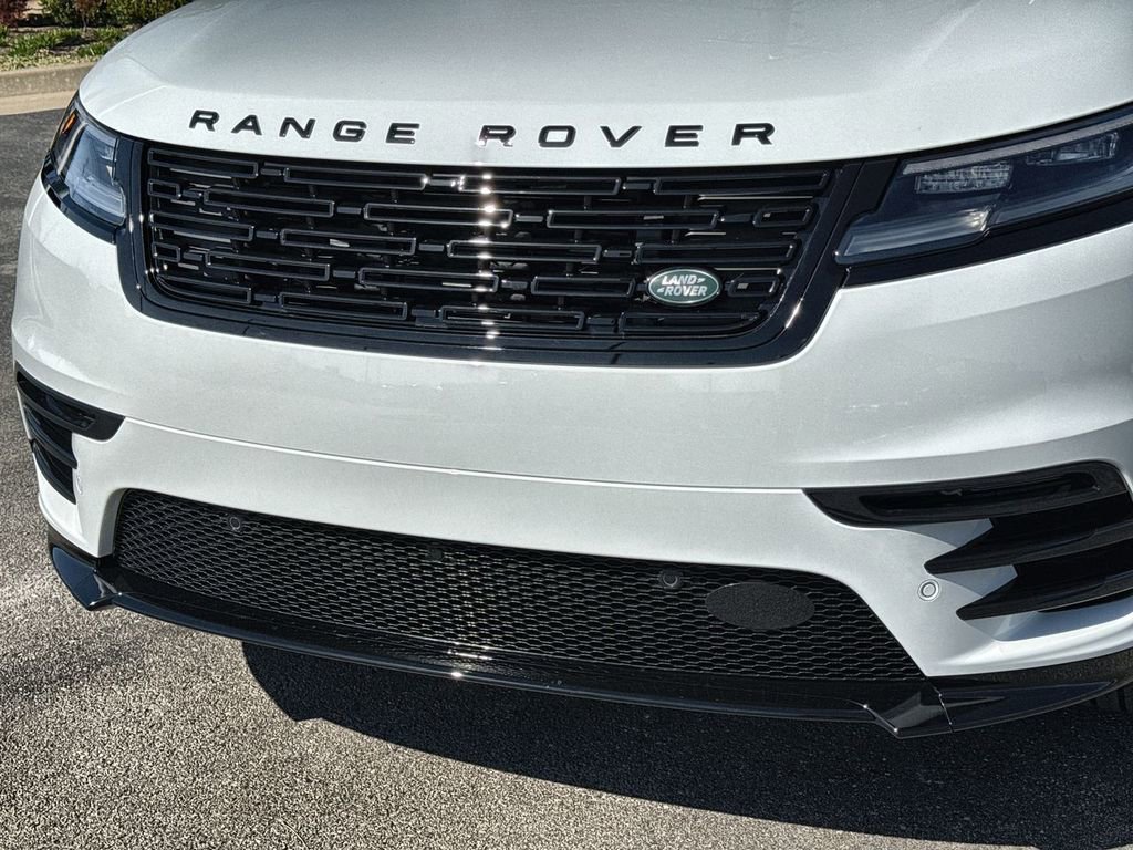 Certified 2025 Land Rover Range Rover Velar Dynamic SE image 9