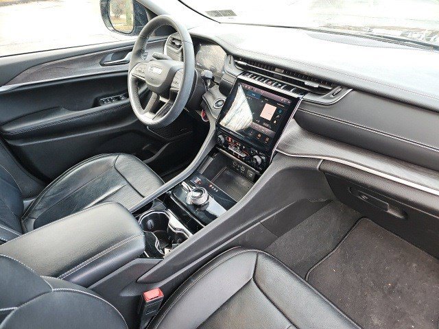 Used 2023 Jeep Grand Cherokee L Limited w/ Luxury Tech Group II image 14