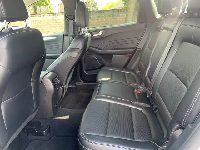 Used 2025 Ford Escape Platinum AWD/4WD image 16