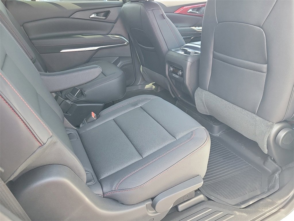 New 2026 Chevrolet Traverse Z71 w/ LPO, Floor Liner Package image 16