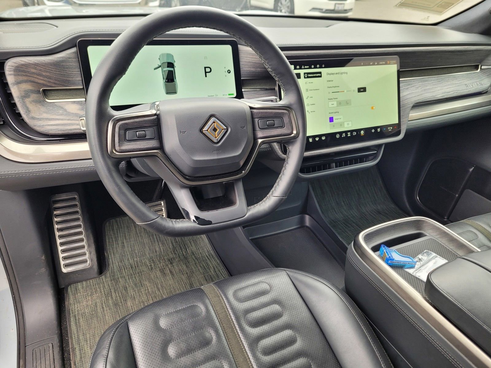 Used 2022 Rivian R1T Adventure image 11