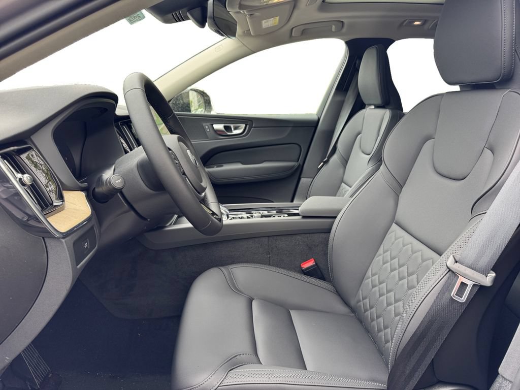 New 2026 Volvo XC60 B5 Plus w/ Protection Package Premier AWD/4WD image 10