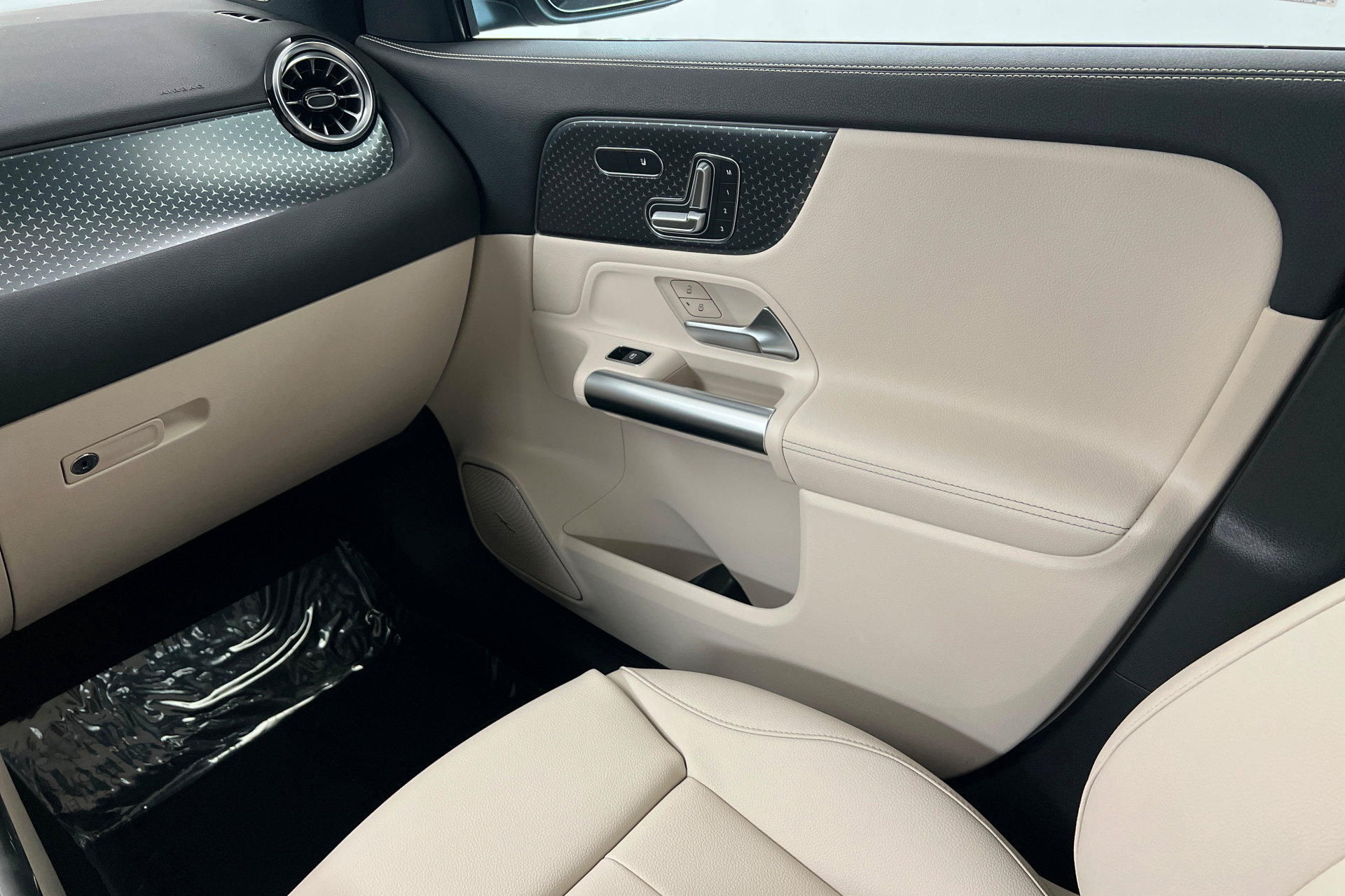 New 2026 Mercedes-Benz GLA 250 4MATIC image 10