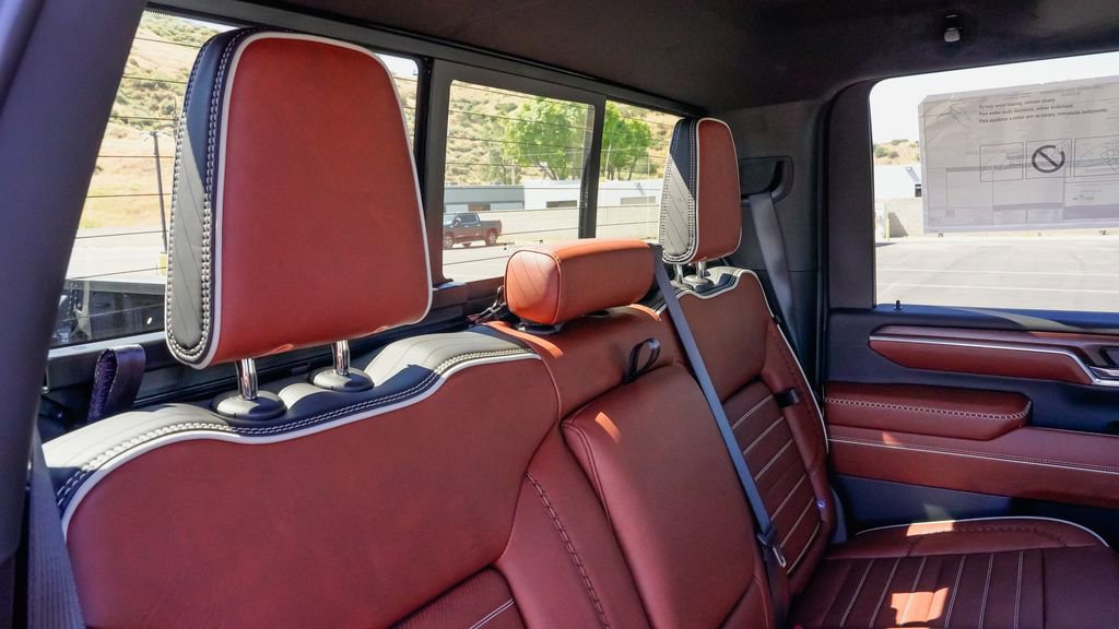 New 2026 GMC Sierra 3500 Denali Ultimate AWD/4WD image 12