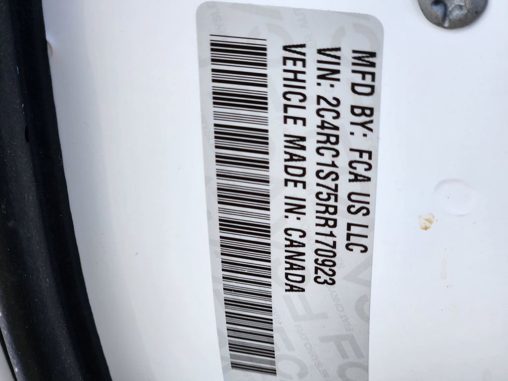 Used 2024 Chrysler Pacifica Select image 25