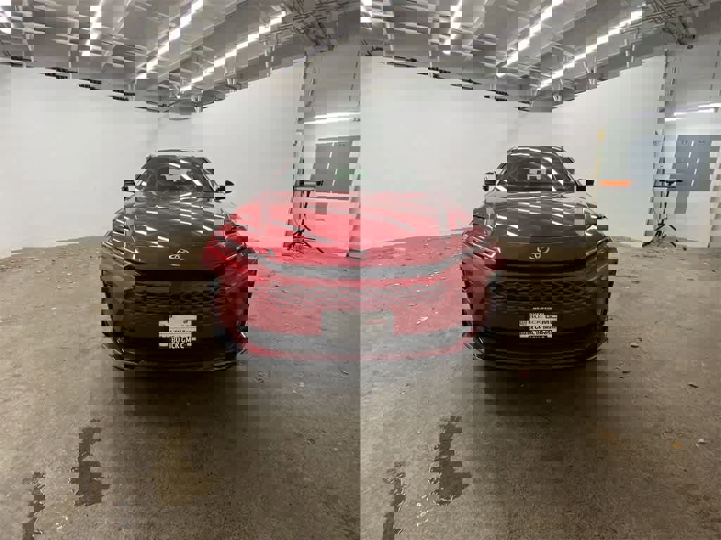 Used 2025 Toyota Crown Signia image 9