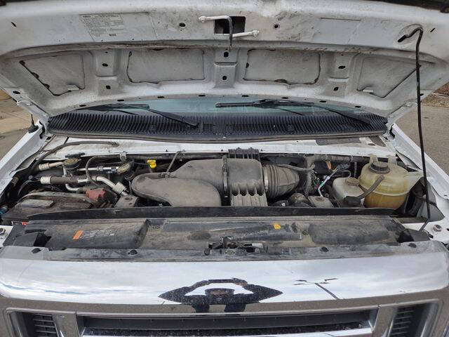 Used 2018 Ford E-350 and Econoline 350 Super Duty w/ Power Windows & Locks Group RWD image 10