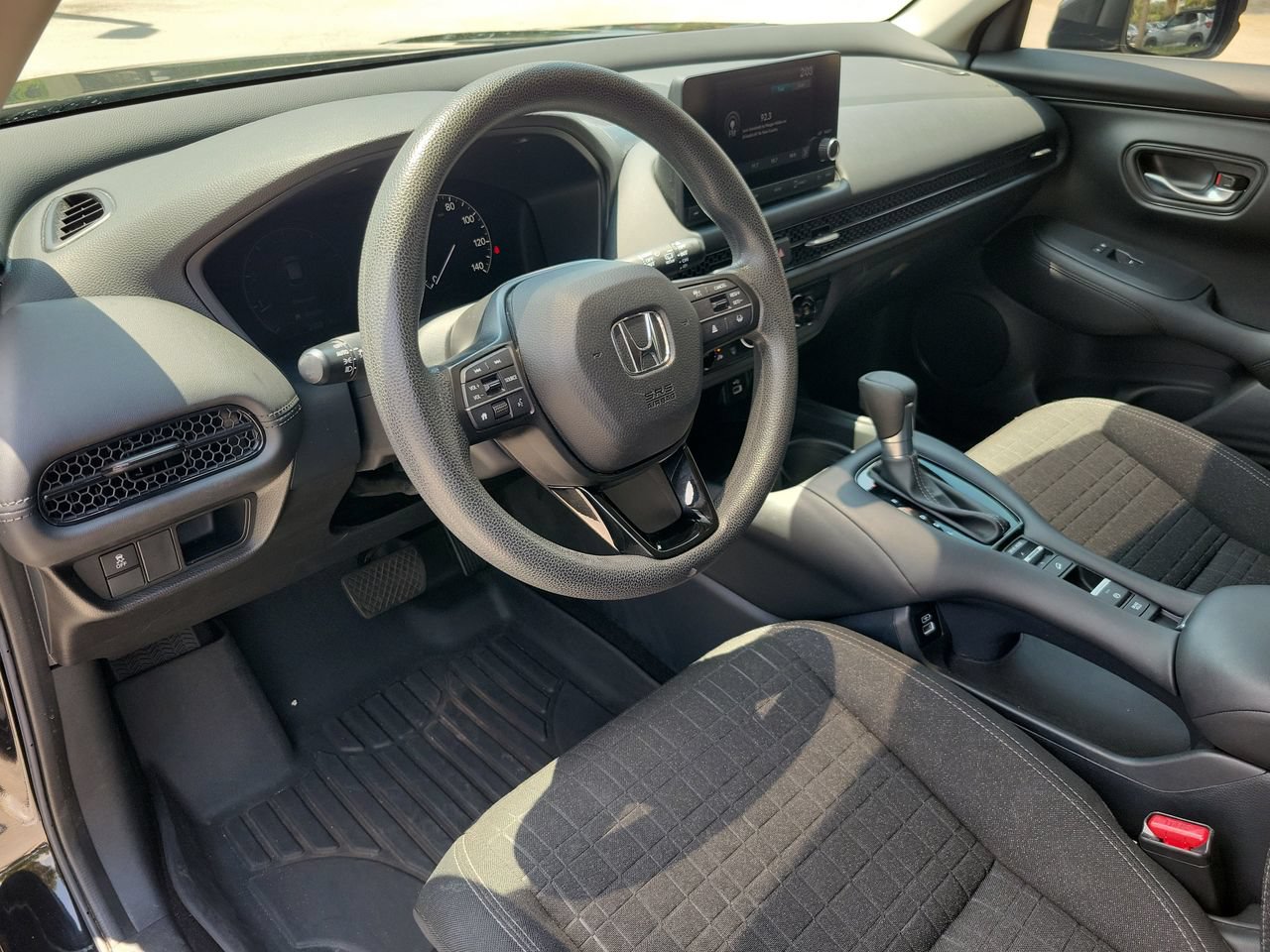 Used 2023 Honda HR-V LX image 13