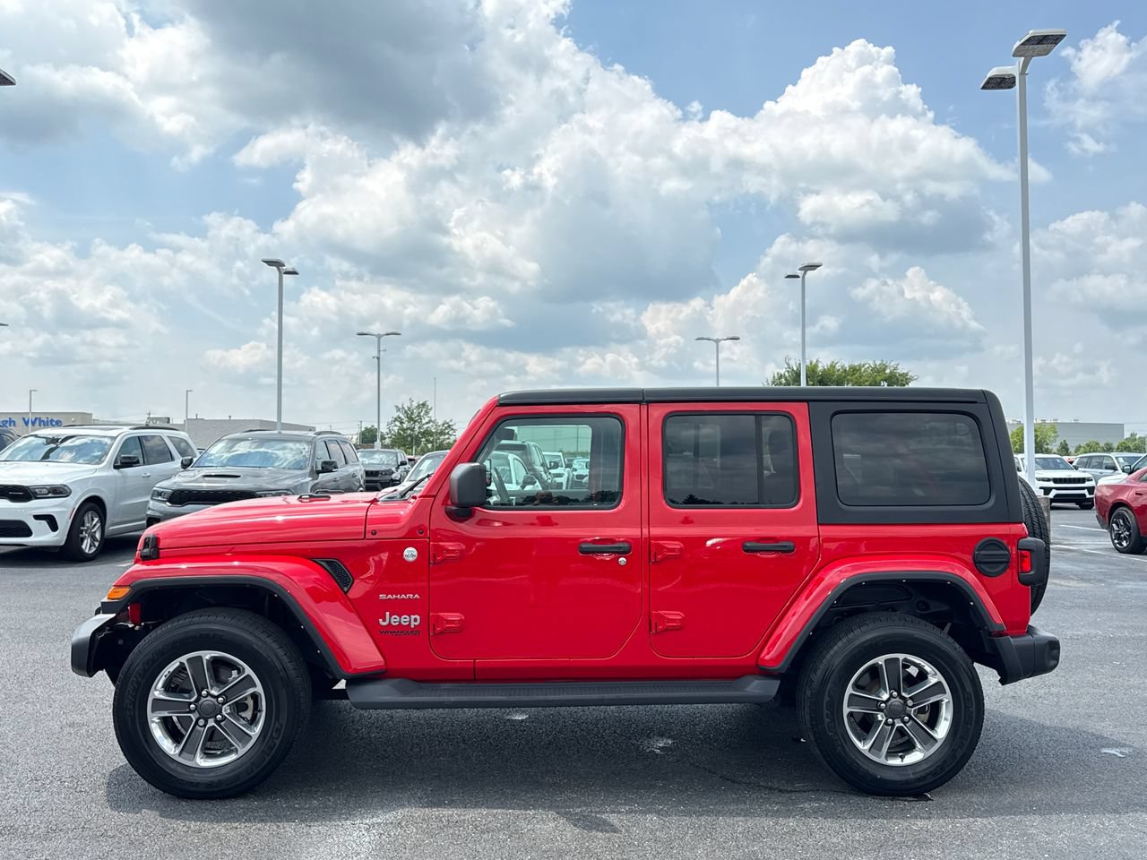 Used 2022 Jeep Wrangler Unlimited Sahara AWD/4WD image 6