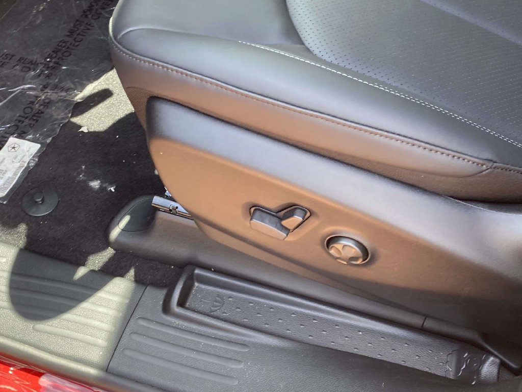 New 2027 Chrysler Pacifica Select FWD image 44