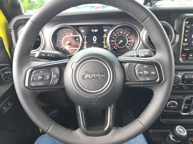 Used 2023 Jeep Gladiator Sport AWD/4WD image 22