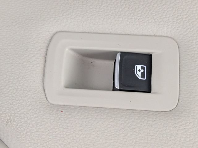 Used 2024 Volkswagen Tiguan SE image 37