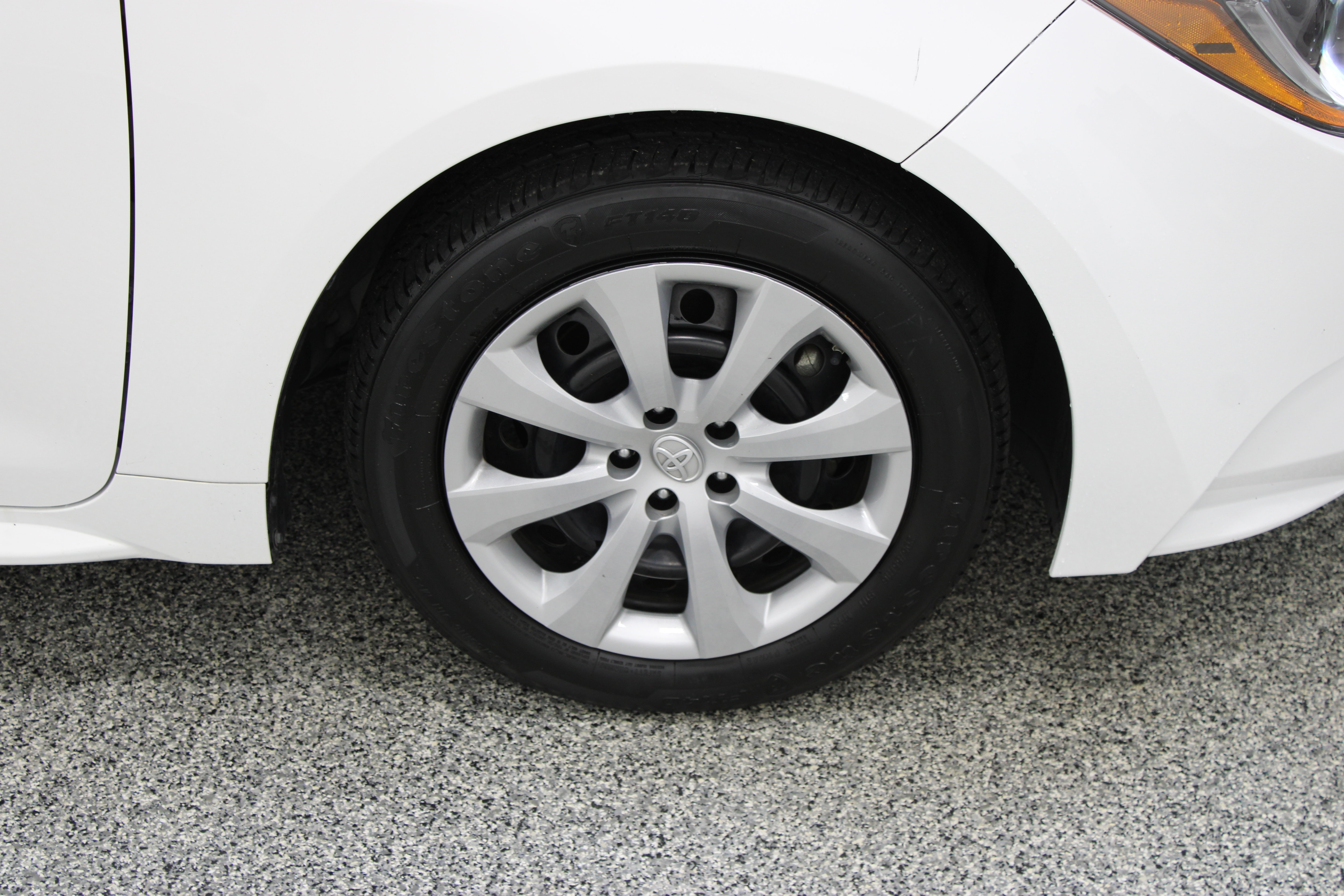 Used 2023 Toyota Corolla LE FWD image 5