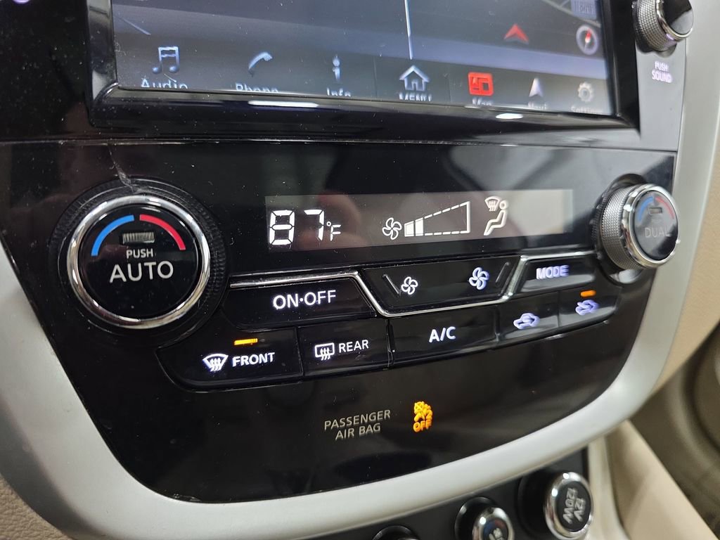 Used 2015 Nissan Murano Platinum w/ Platinum Technology Package AWD/4WD image 23
