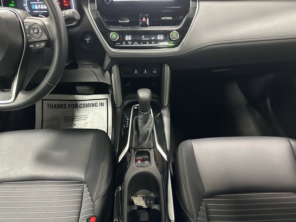 Used 2025 Toyota Corolla Cross XSE w/ Convenience Package image 38