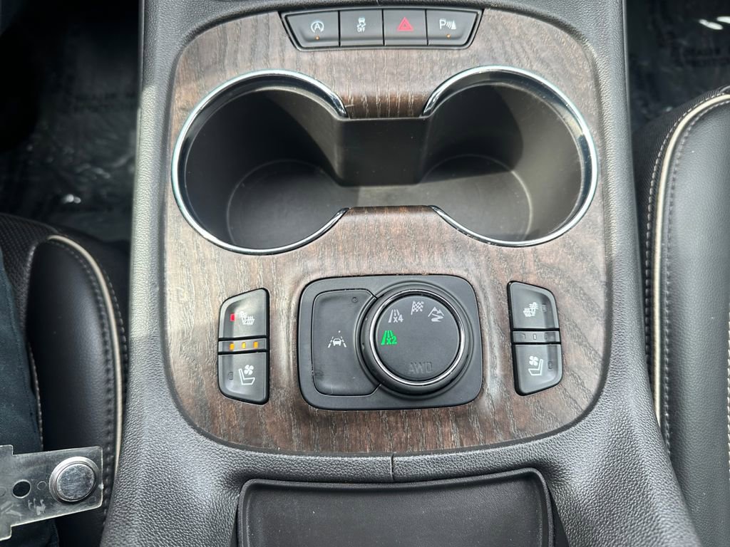 Used 2022 GMC Acadia Denali image 25