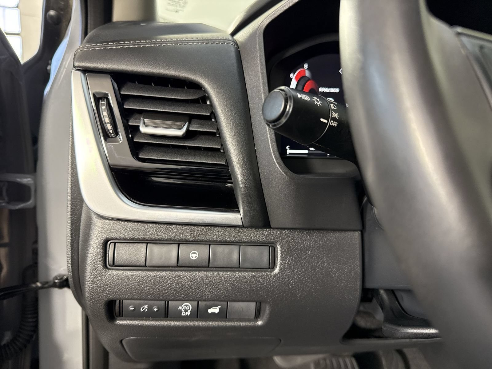 Used 2024 Nissan Rogue SL w/ SL Premium Package AWD/4WD image 15