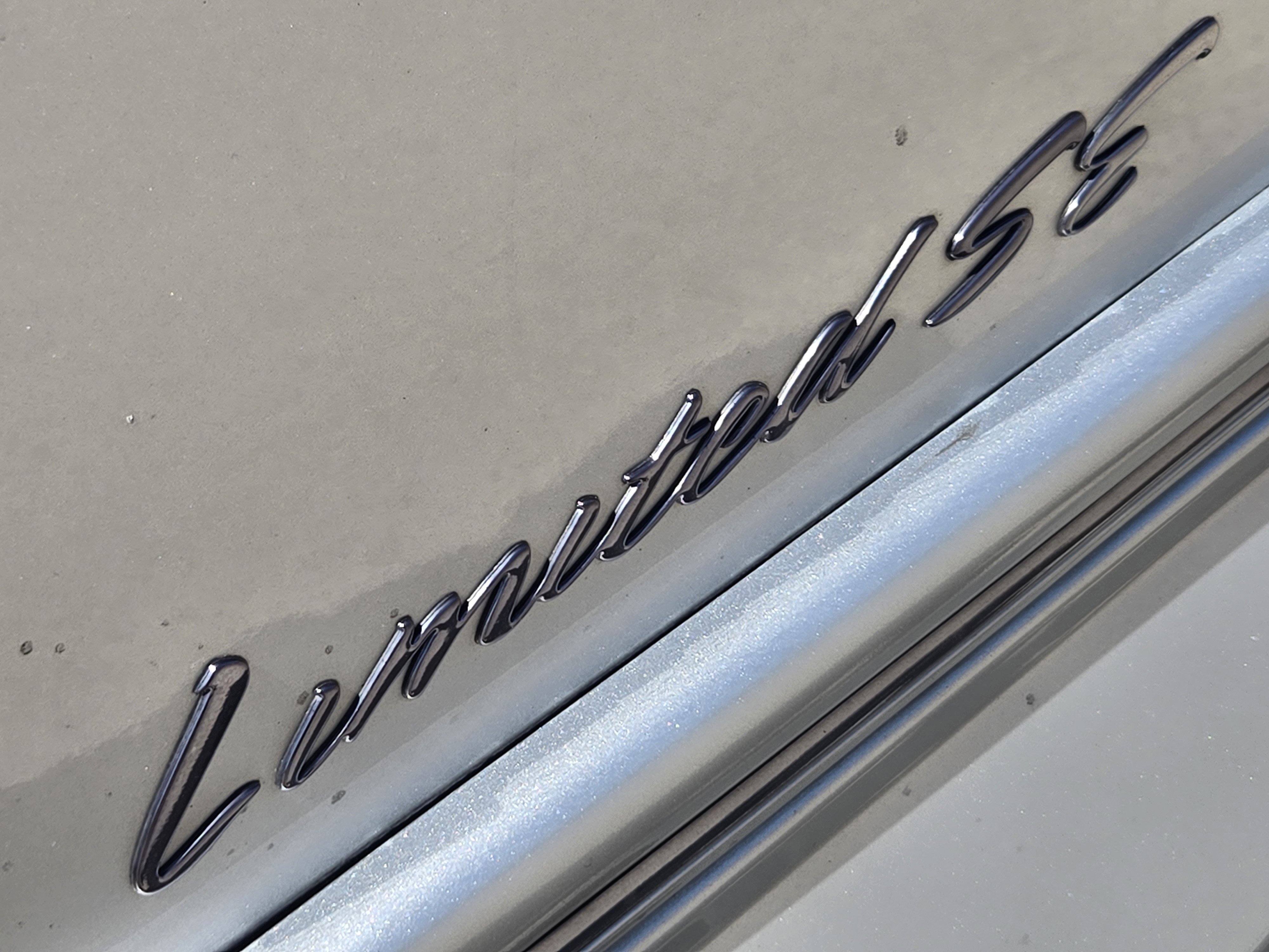 Used 2023 Chevrolet Express 2500 image 18