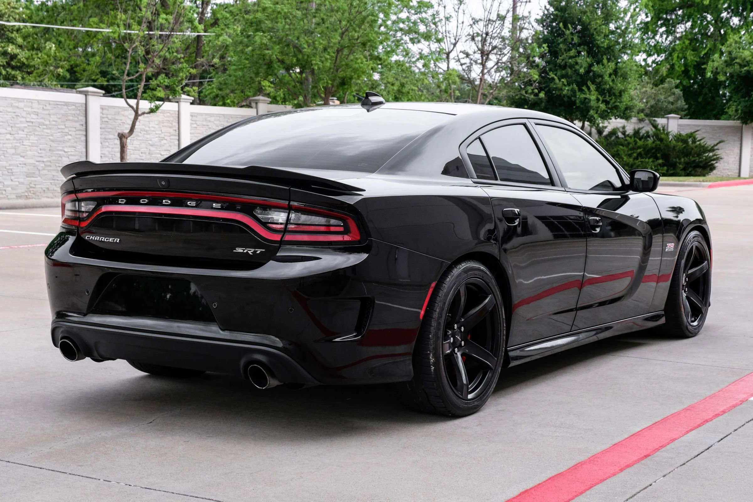 Used 2018 Dodge Charger SRT w/ Harman/Kardon Audio Group RWD image 4