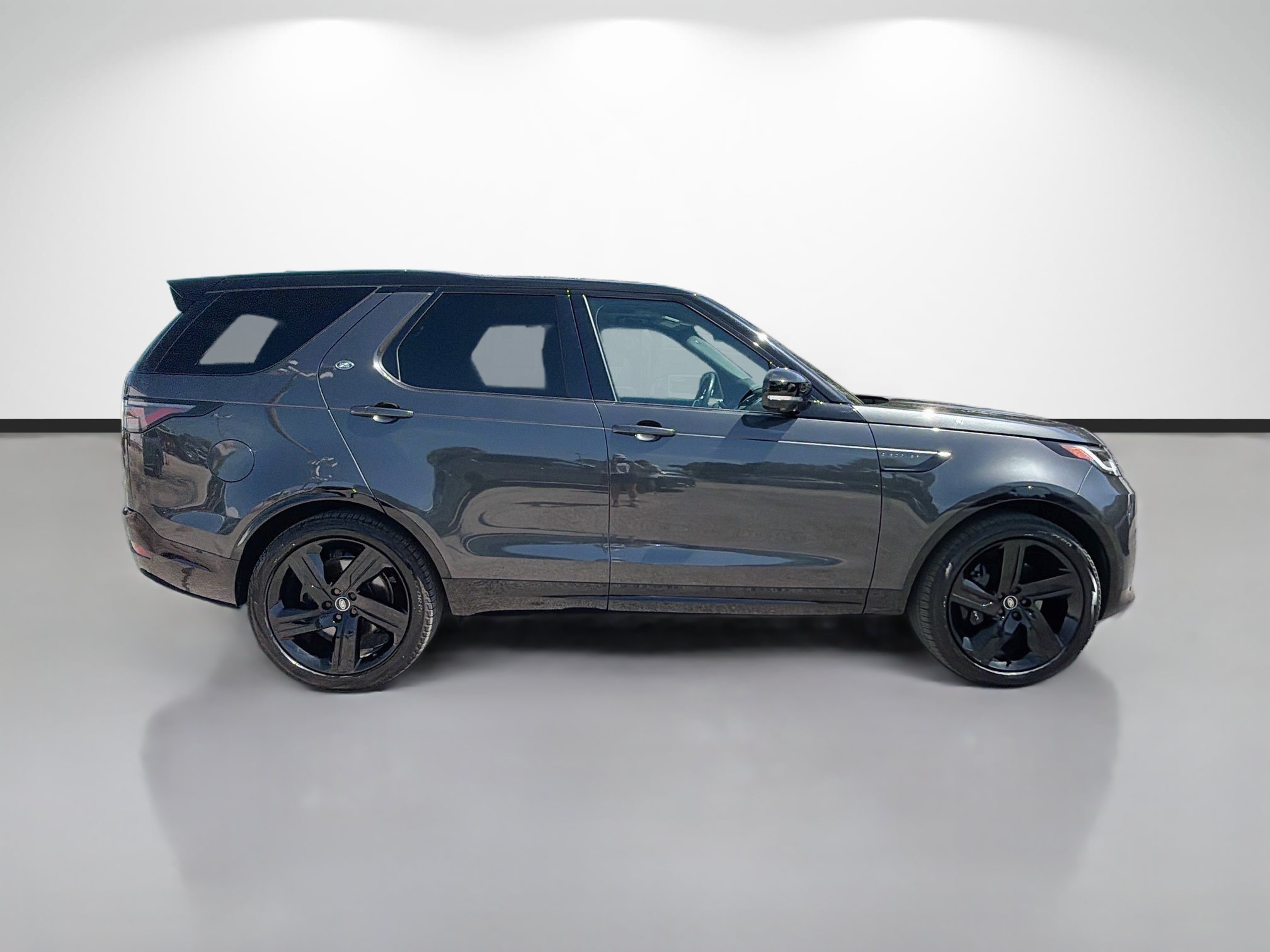 Certified 2025 Land Rover Discovery Metropolitan Edition AWD/4WD image 6