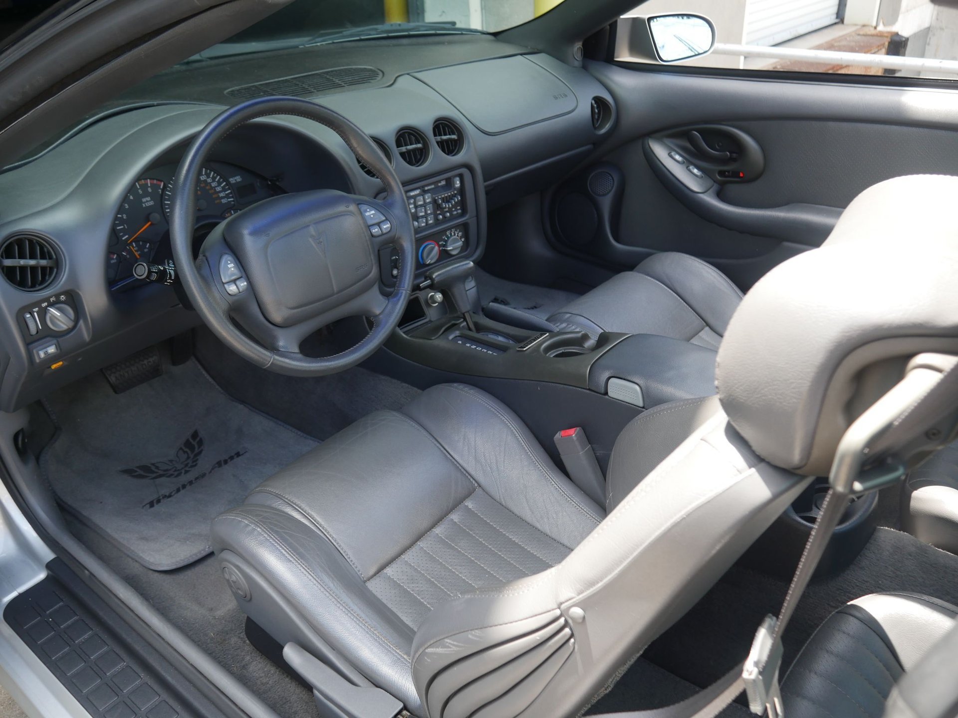 Used 1997 Pontiac Firebird Trans Am RWD image 4
