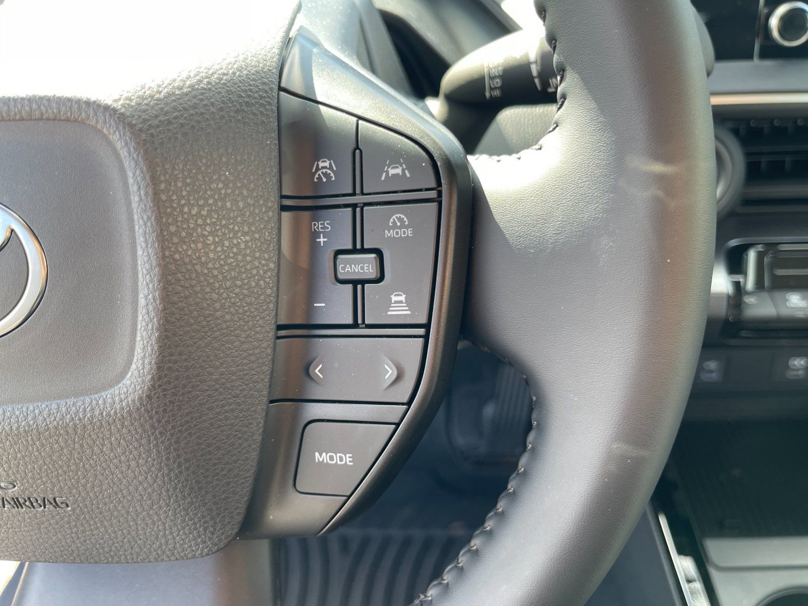 Used 2026 Toyota Prius LE FWD image 26
