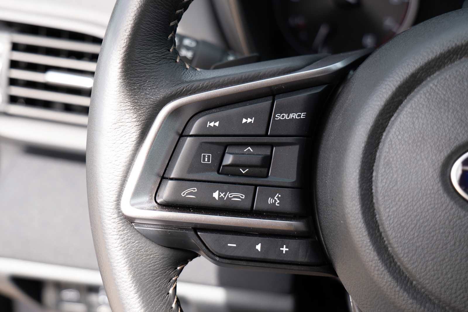 Used 2025 Subaru Outback Premium image 13