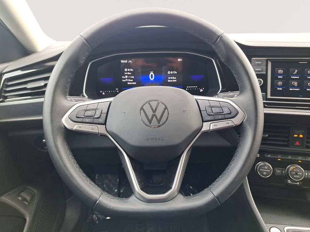 Used 2024 Volkswagen Jetta SE image 20