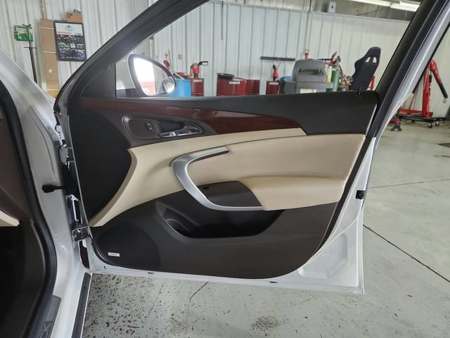 Used 2017 Buick Regal Premium w/ Driver Confidence Package #1 FWD image 26