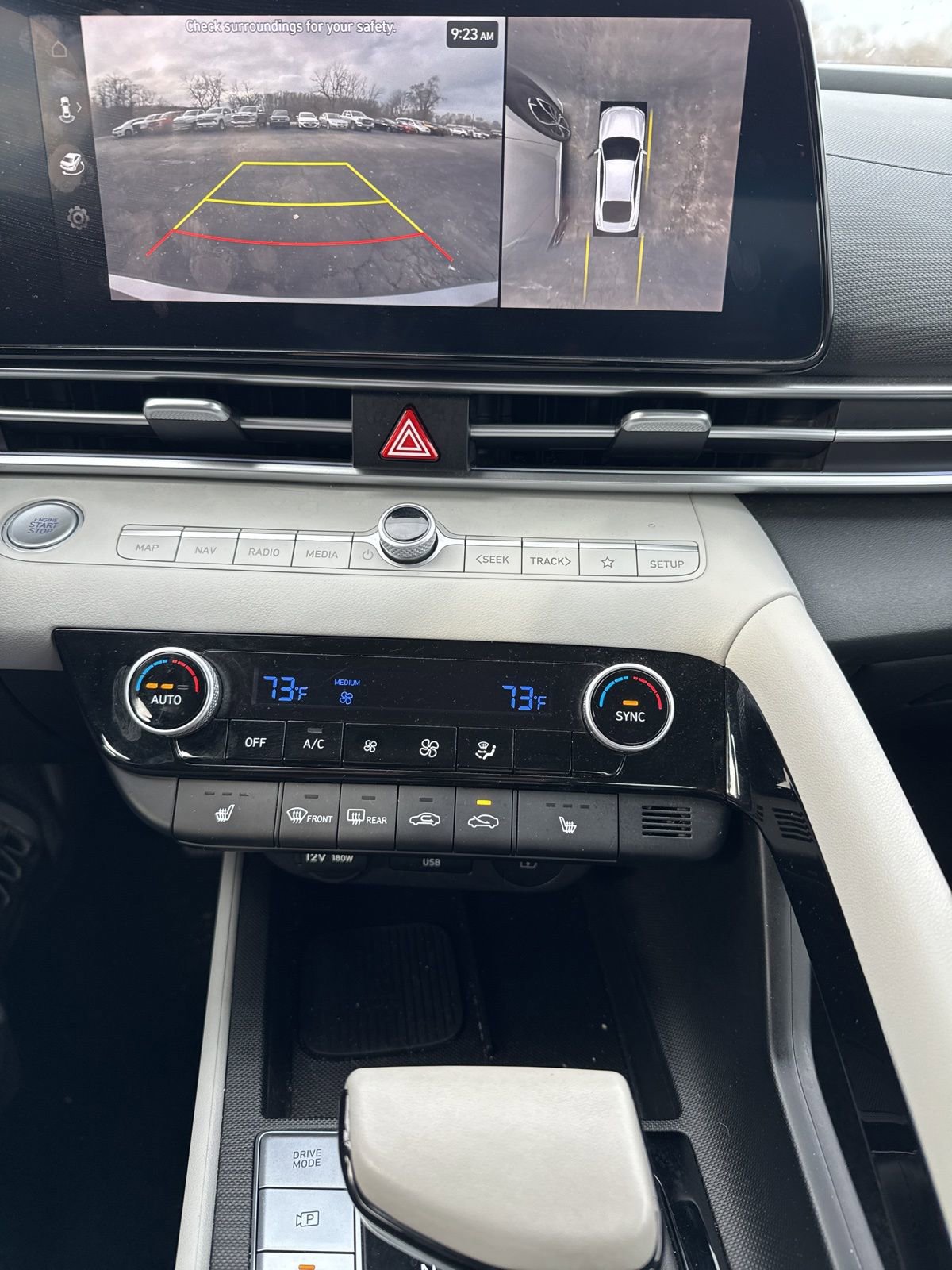 Used 2024 Hyundai Elantra Limited image 10