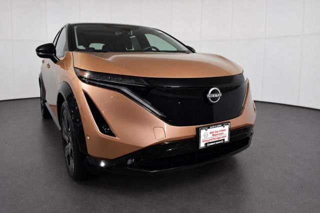 Used 2024 Nissan Ariya AWD image 3