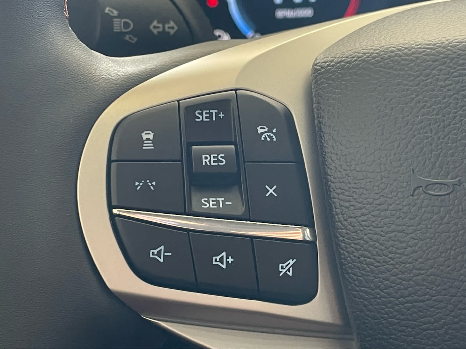 New 2026 Ford Explorer Active w/ Active Comfort Package AWD/4WD image 24