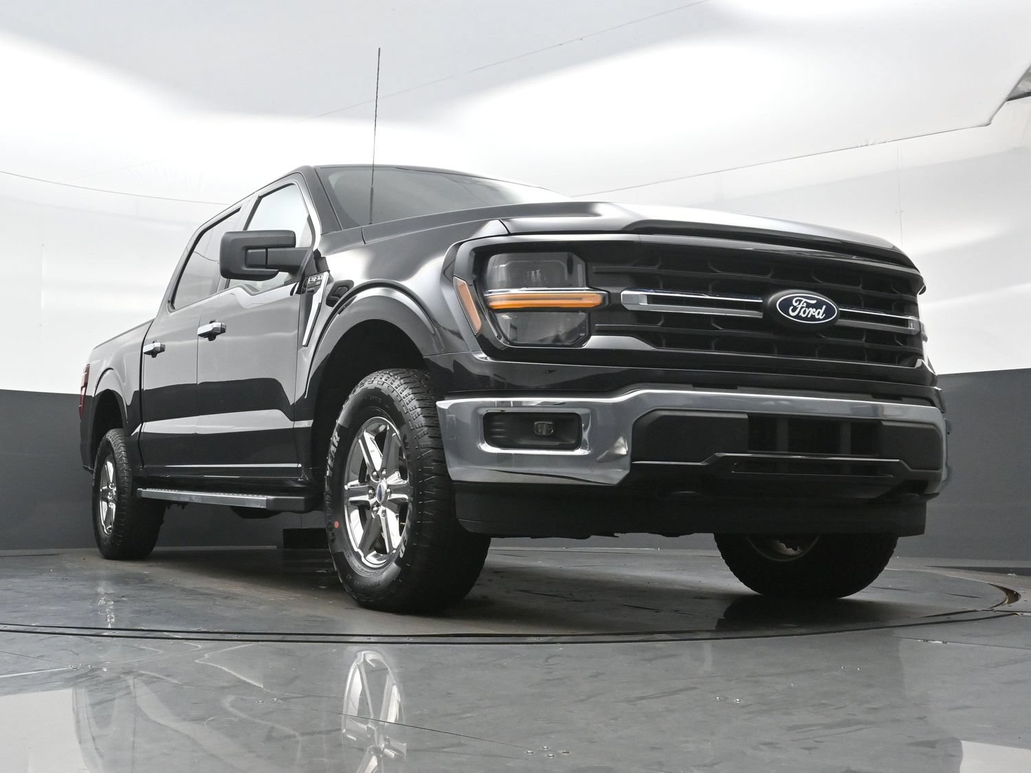Used 2025 Ford F150 XLT w/ Equipment Group 301A Standard AWD/4WD image 31