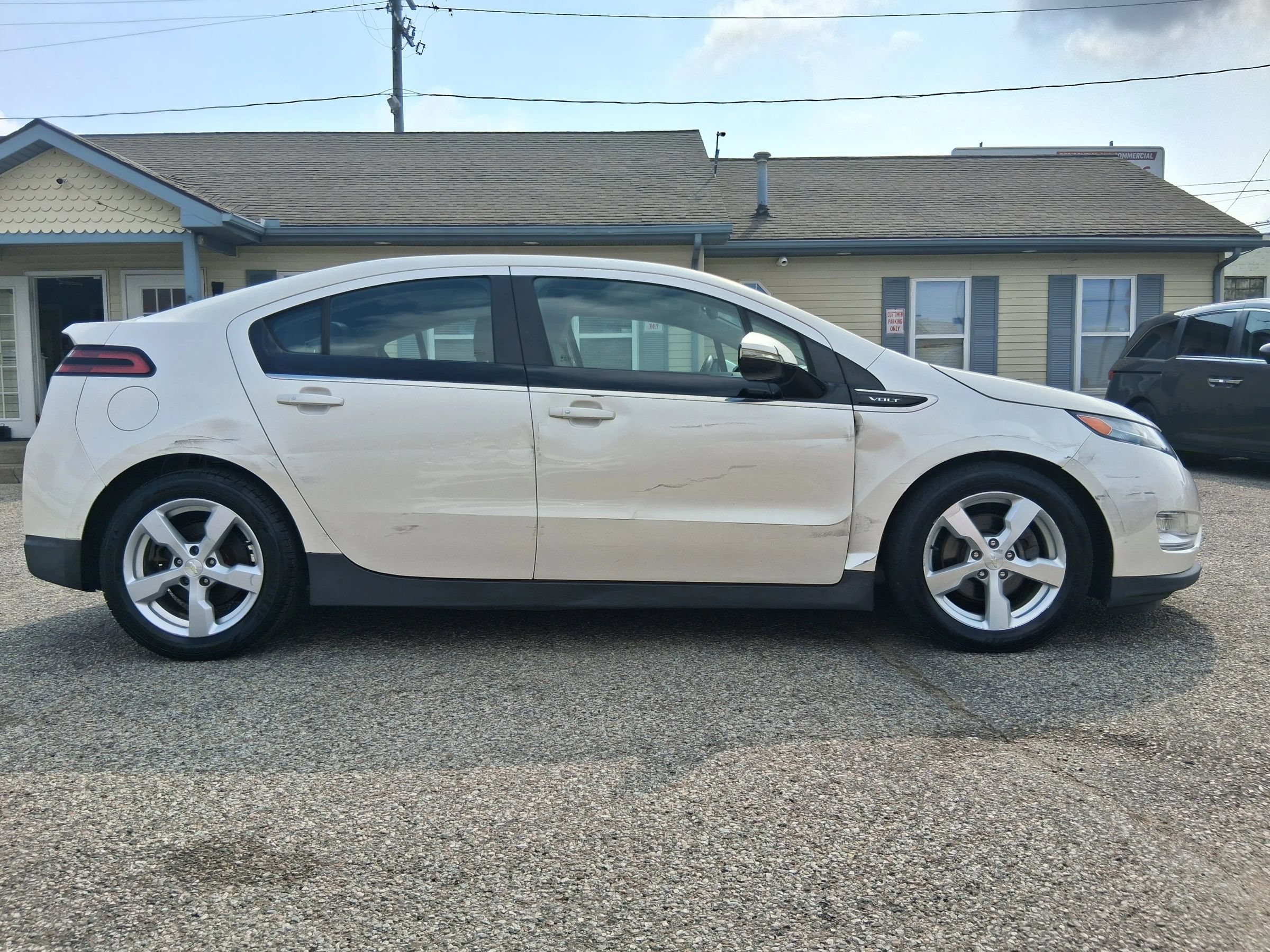 Used 2013 Chevrolet Volt Premium w/ Premium Trim Package FWD image 12