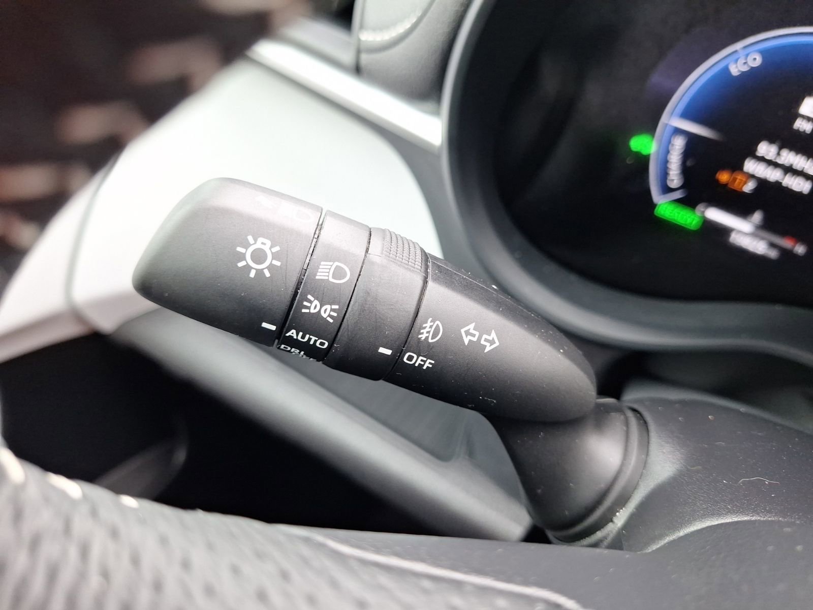 Used 2025 Toyota Sienna XSE FWD image 21