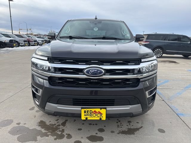 Used 2024 Ford Expedition Limited image 3