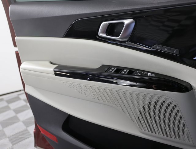 Certified 2024 Kia Carnival SX image 26