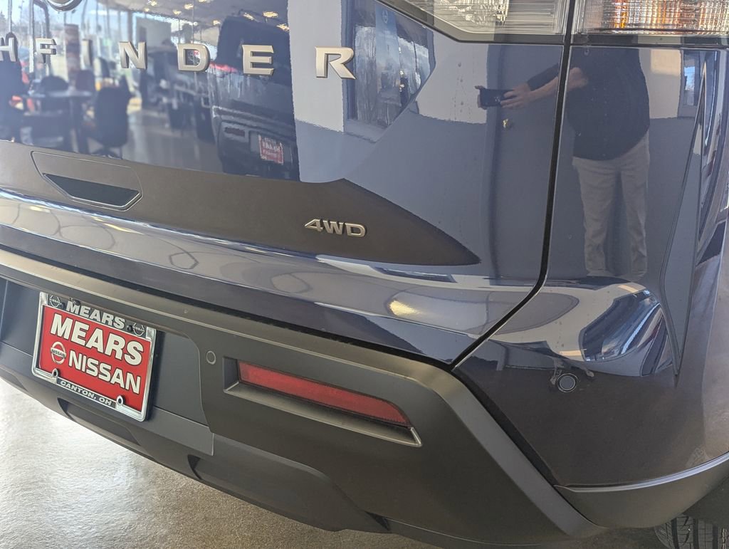 New 2026 Nissan Pathfinder SV image 8