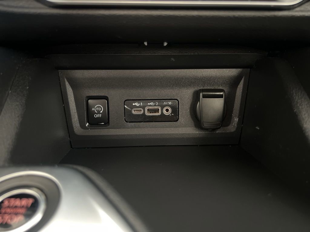 Used 2025 Nissan Sentra SV image 35