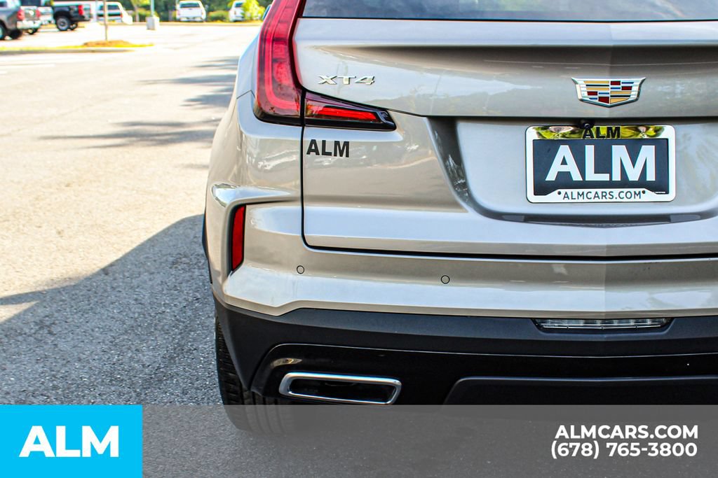 Used 2025 Cadillac XT4 Premium Luxury FWD image 12