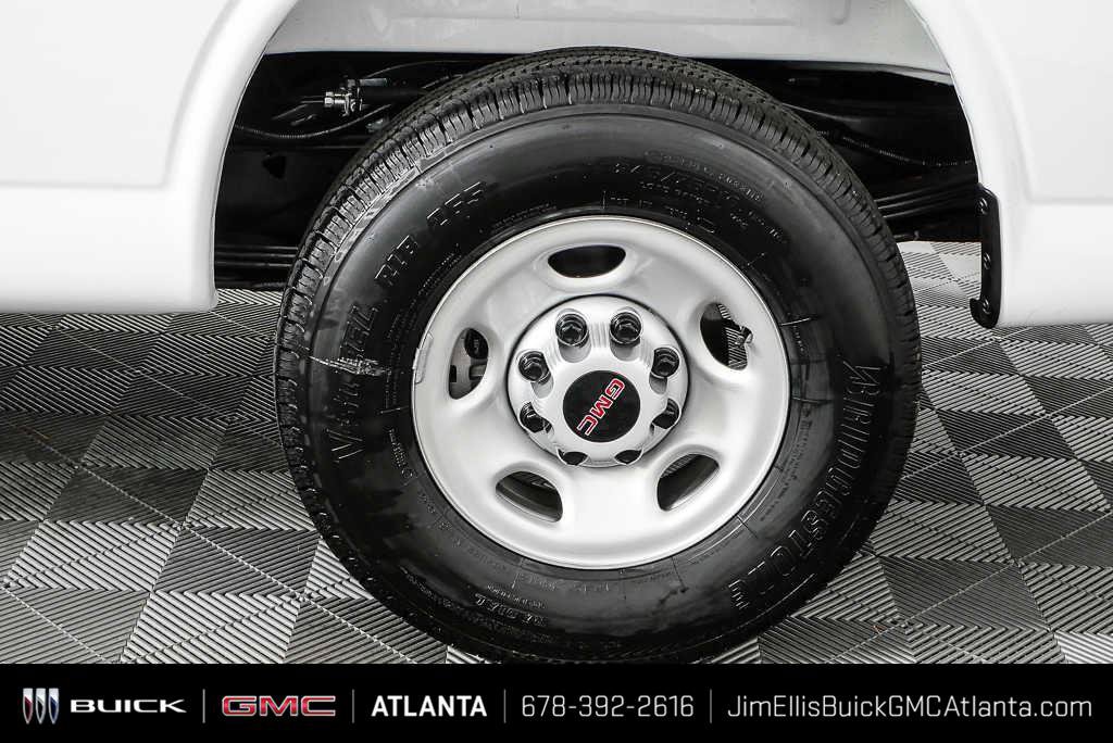 New 2025 GMC Savana 2500 w/ Driver Convenience Package RWD image 31
