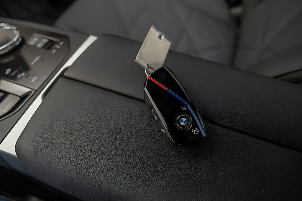 Used 2025 BMW iX M60 image 48