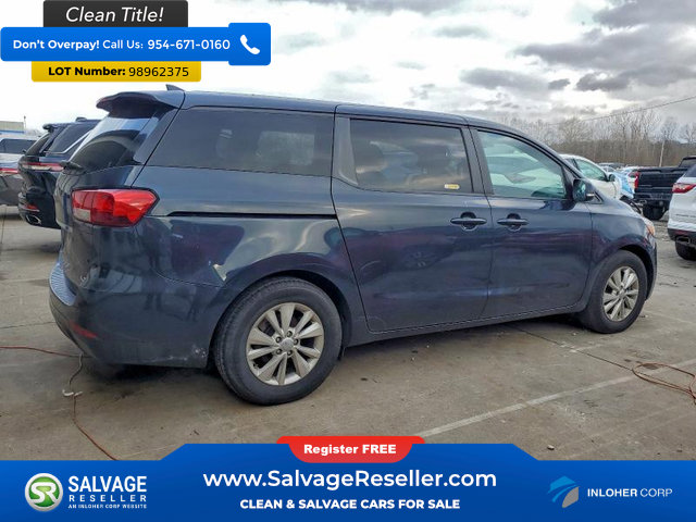 Used 2017 Kia Sedona LX image 4
