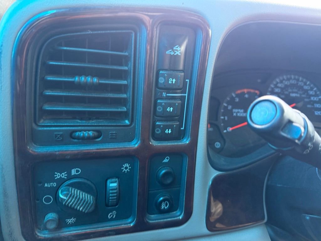Used 2003 Chevrolet Silverado 2500 LT AWD/4WD image 17