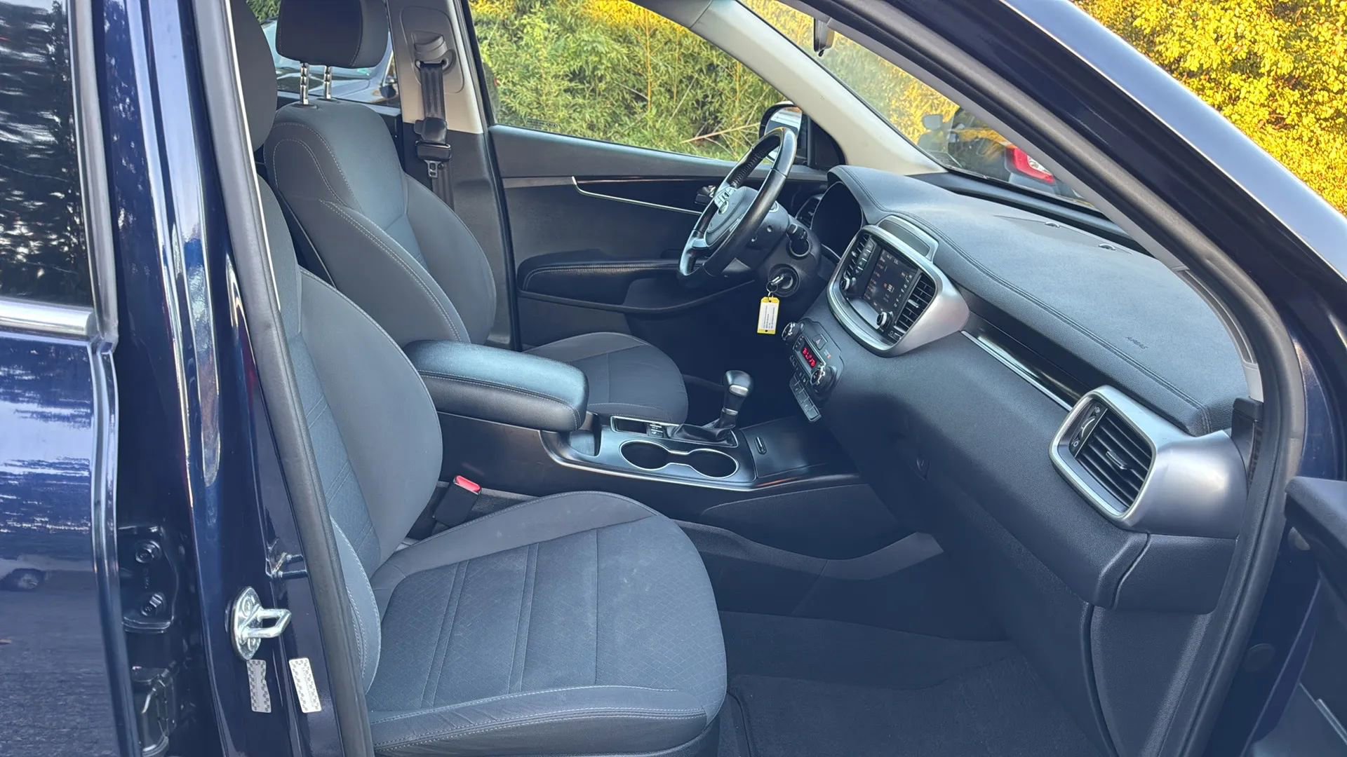 Used 2020 Kia Sorento LX w/ LX I4 Convenience Package image 12